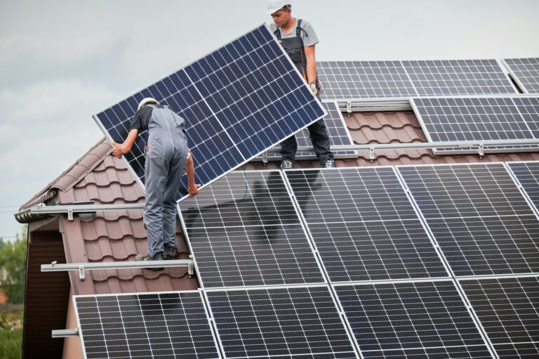 combien de panneaux photolvoltaïques pour 10 000 kw