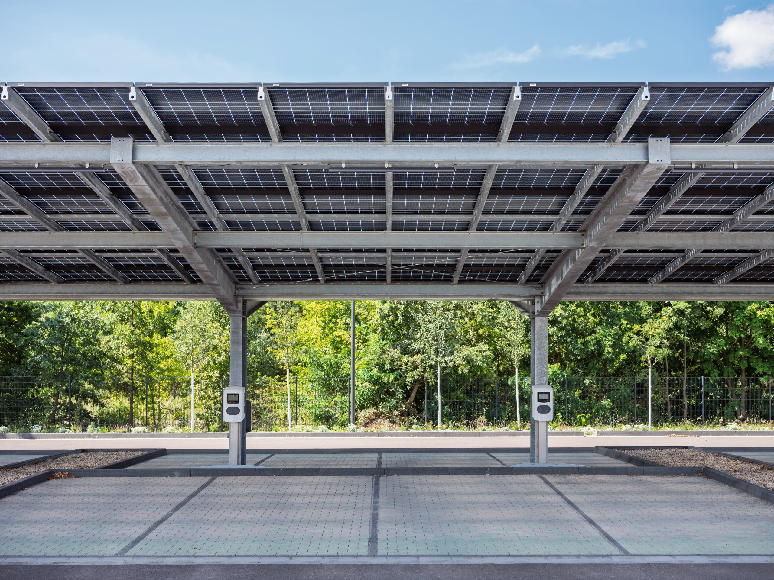 Photo d'un carport solaire pour parking