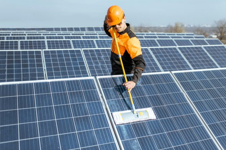 tarif nettoyage panneaux solaires par un artisan